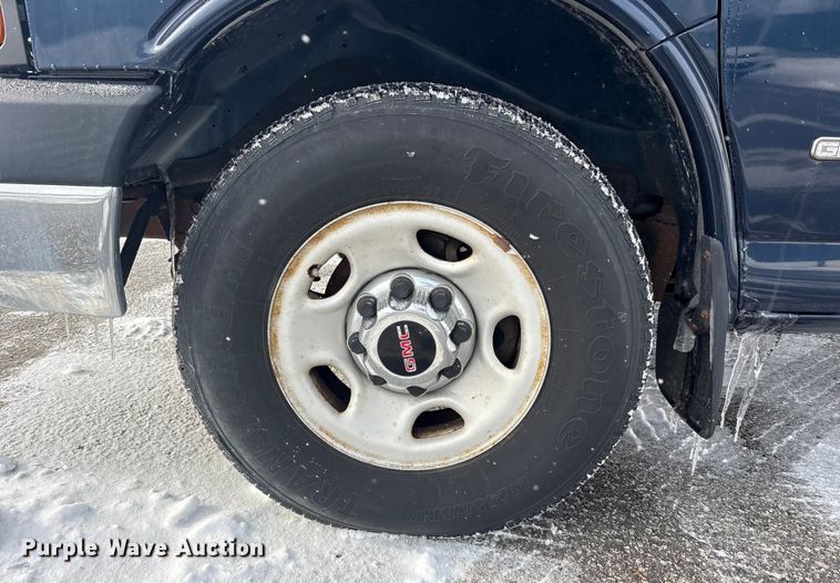 image for item FK1155 2005 GMC Savana van