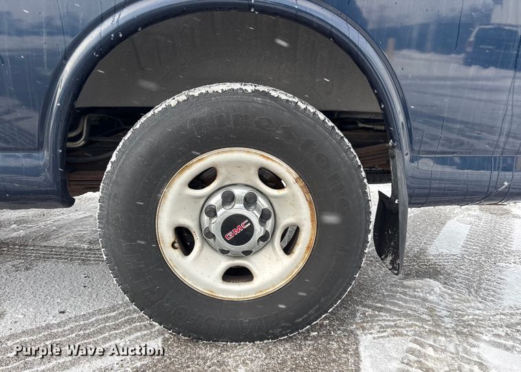 image for item FK1155 2005 GMC Savana van