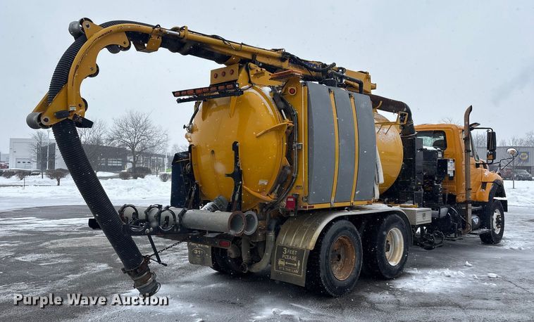 image for item FK1161 2013 International 7500 hydrovac truck