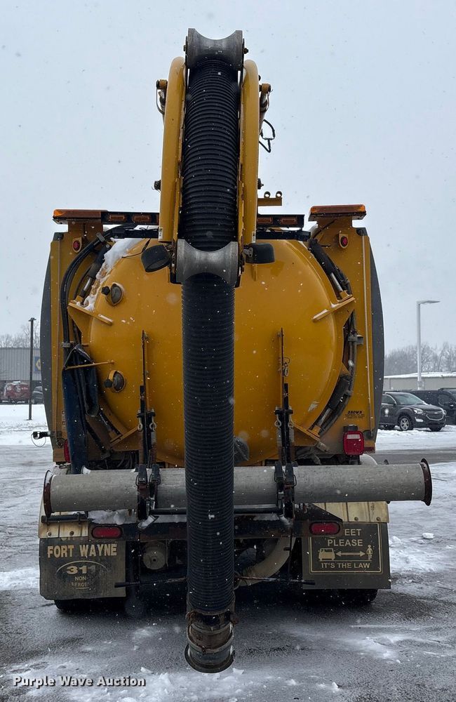 image for item FK1161 2013 International 7500 hydrovac truck