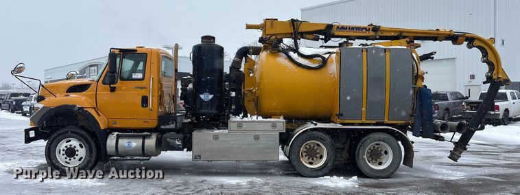 image for item FK1161 2013 International 7500 hydrovac truck
