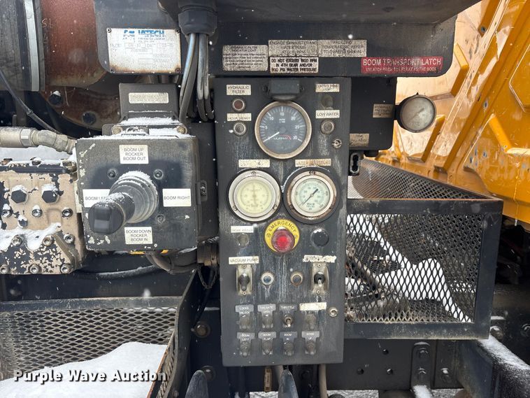 image for item FK1161 2013 International 7500 hydrovac truck