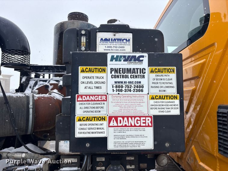 image for item FK1161 2013 International 7500 hydrovac truck