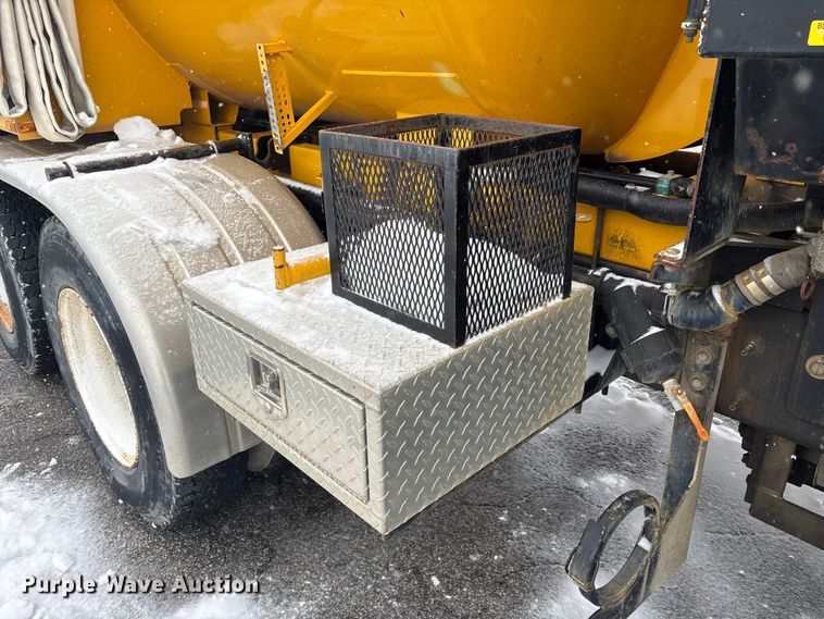 image for item FK1161 2013 International 7500 hydrovac truck