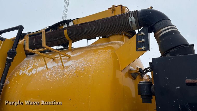 image for item FK1161 2013 International 7500 hydrovac truck