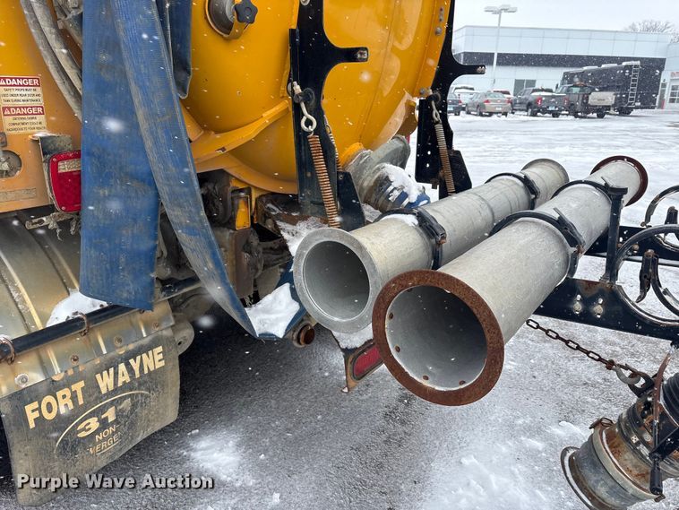 image for item FK1161 2013 International 7500 hydrovac truck