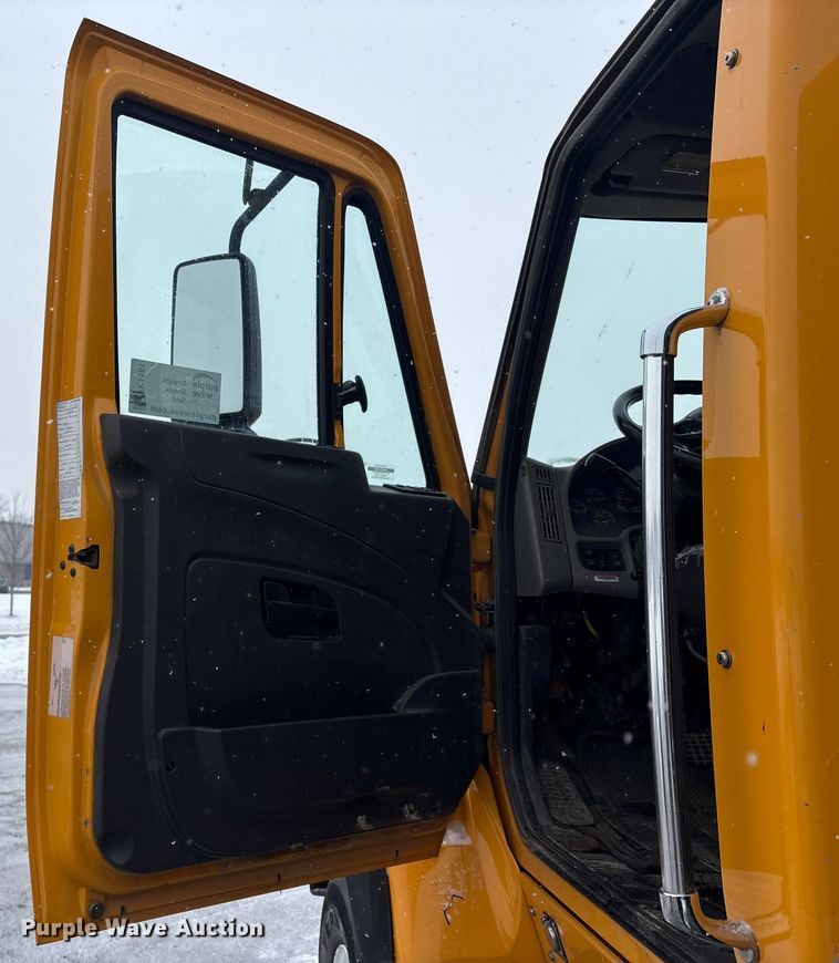 image for item FK1161 2013 International 7500 hydrovac truck