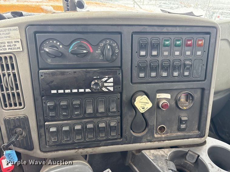 image for item FK1161 2013 International 7500 hydrovac truck