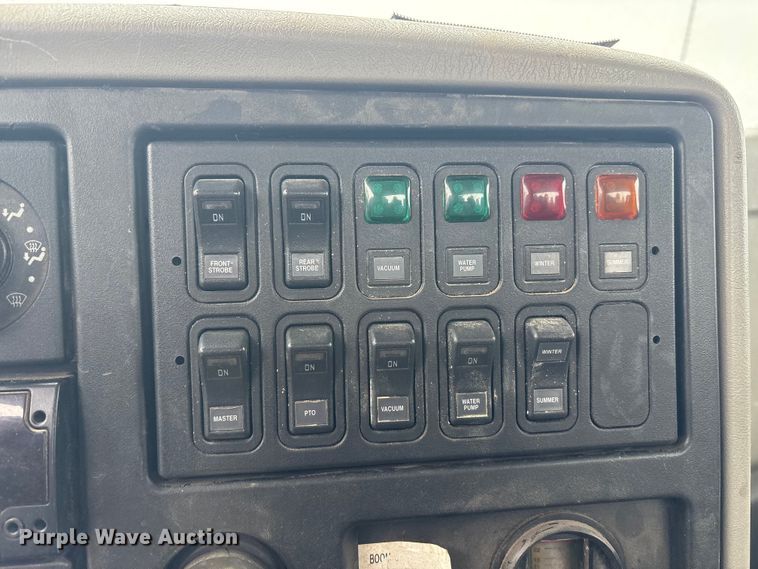 image for item FK1161 2013 International 7500 hydrovac truck