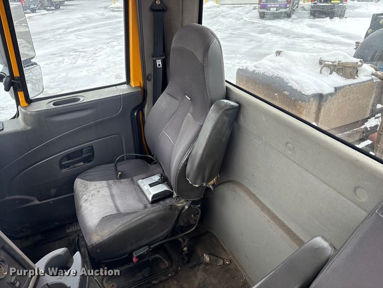 image for item FK1161 2013 International 7500 hydrovac truck