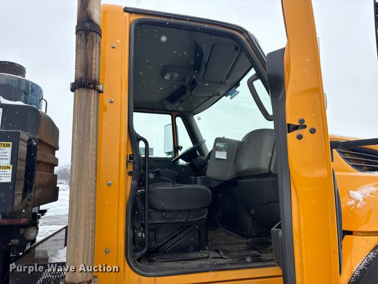 image for item FK1161 2013 International 7500 hydrovac truck