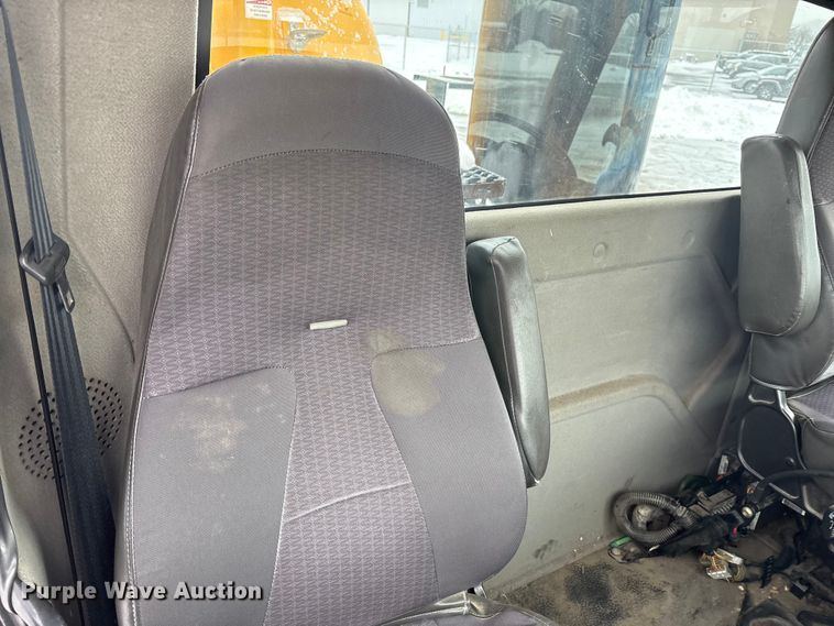 image for item FK1161 2013 International 7500 hydrovac truck