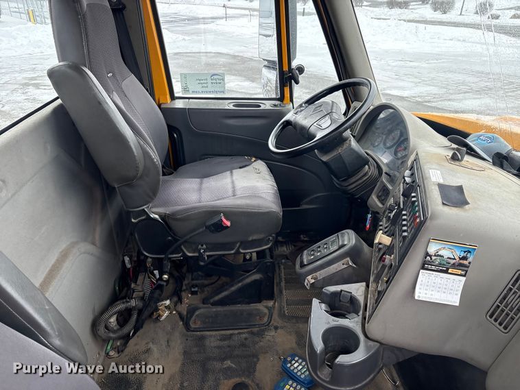 image for item FK1161 2013 International 7500 hydrovac truck