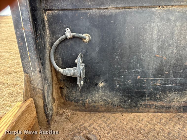 image for item FO3559 1994 Ford F250 XL flatbed pickup truck