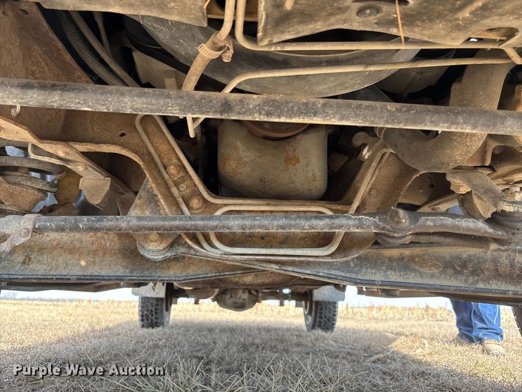 image for item FO3559 1994 Ford F250 XL flatbed pickup truck