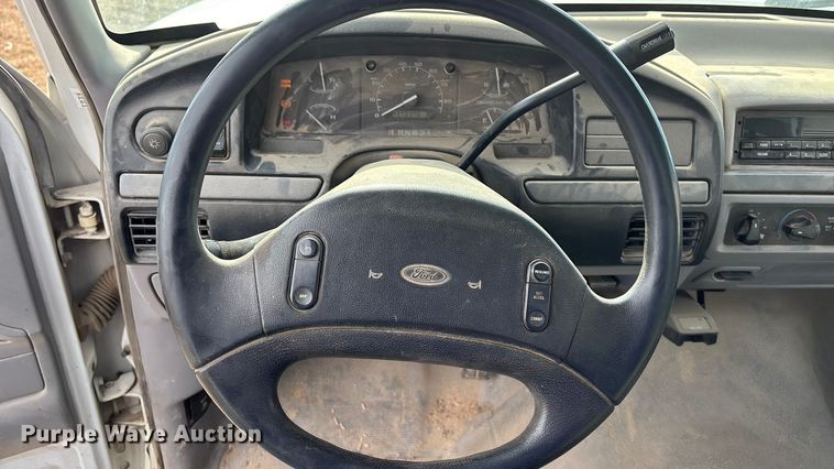 image for item FO3559 1994 Ford F250 XL flatbed pickup truck