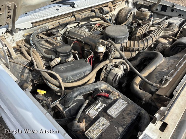 image for item FO3559 1994 Ford F250 XL flatbed pickup truck