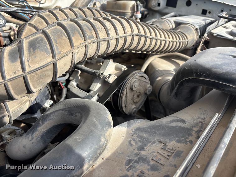 image for item FO3559 1994 Ford F250 XL flatbed pickup truck