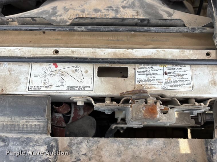 image for item FO3559 1994 Ford F250 XL flatbed pickup truck