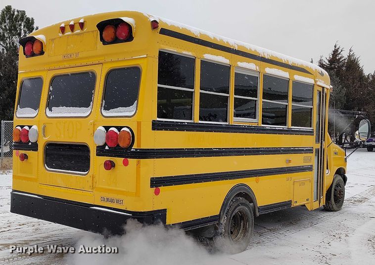 image for item IH9417 2002 BlueBird E450 school bus