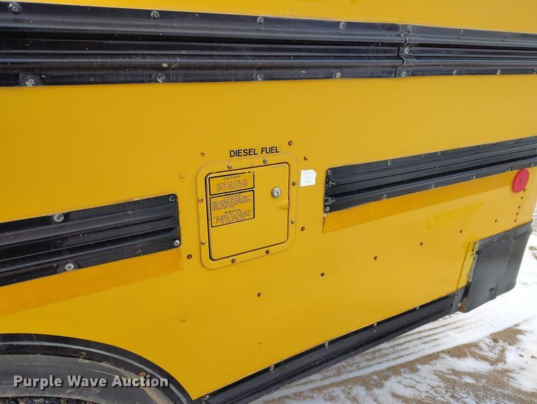 image for item IH9417 2002 BlueBird E450 school bus