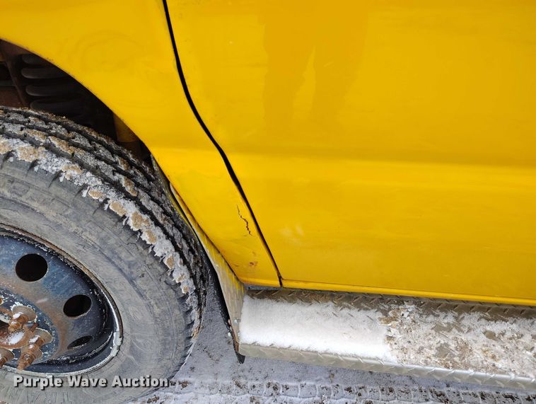 image for item IH9417 2002 BlueBird E450 school bus