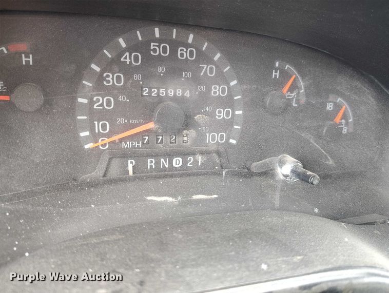 image for item IH9417 2002 BlueBird E450 school bus