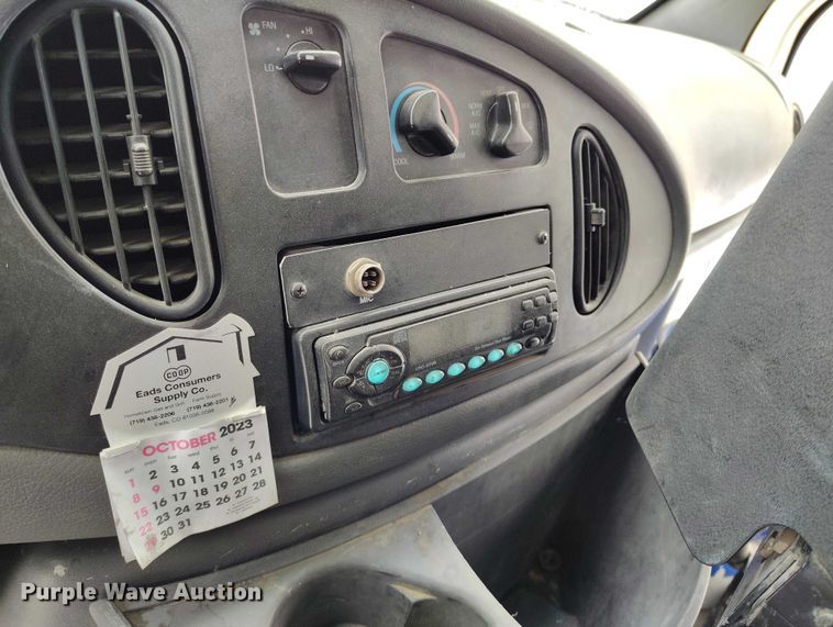 image for item IH9417 2002 BlueBird E450 school bus