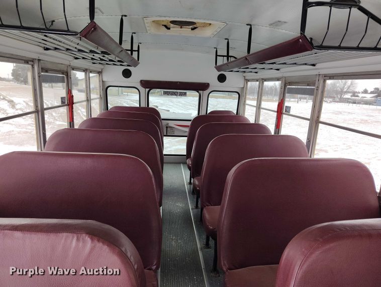 image for item IH9417 2002 BlueBird E450 school bus