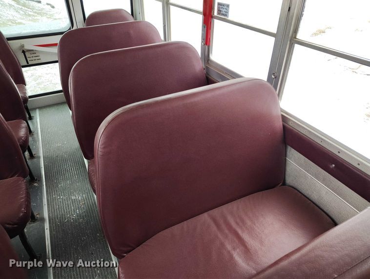 image for item IH9417 2002 BlueBird E450 school bus