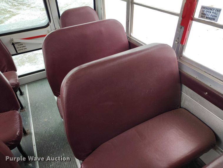 image for item IH9417 2002 BlueBird E450 school bus