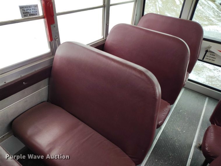 image for item IH9417 2002 BlueBird E450 school bus