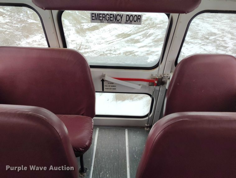 image for item IH9417 2002 BlueBird E450 school bus