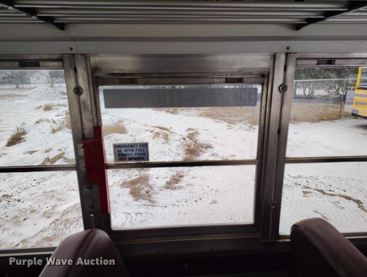 image for item IH9417 2002 BlueBird E450 school bus