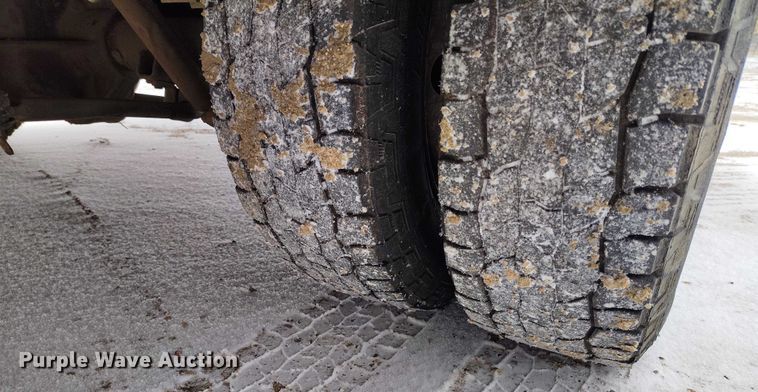 image for item IH9417 2002 BlueBird E450 school bus