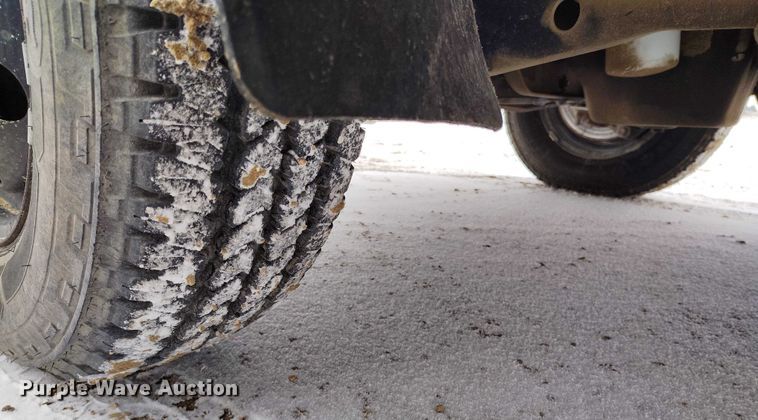 image for item IH9417 2002 BlueBird E450 school bus