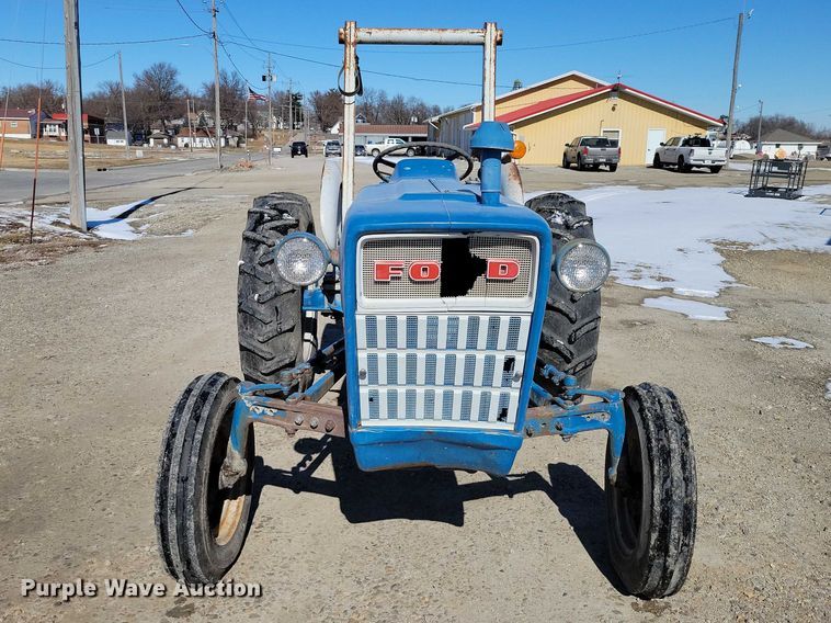 image for item NK9815 1972 Ford 2000 tractor