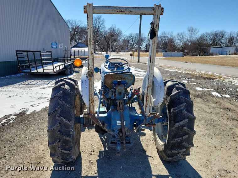 image for item NK9815 1972 Ford 2000 tractor