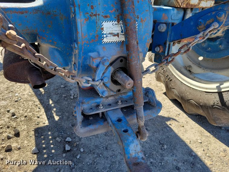 image for item NK9815 1972 Ford 2000 tractor