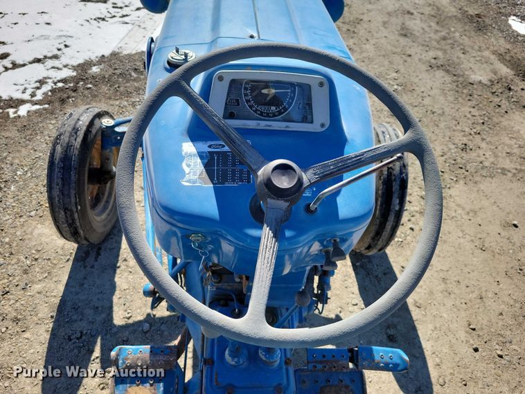 image for item NK9815 1972 Ford 2000 tractor