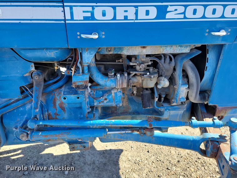image for item NK9815 1972 Ford 2000 tractor
