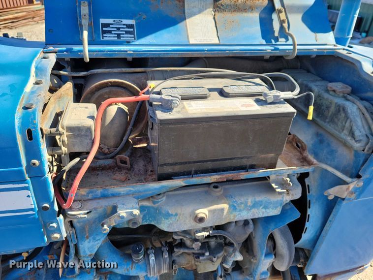 image for item NK9815 1972 Ford 2000 tractor