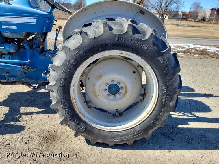 image for item NK9815 1972 Ford 2000 tractor