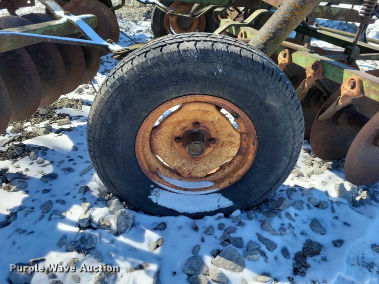 image for item NK9817 John Deere  tandem disk