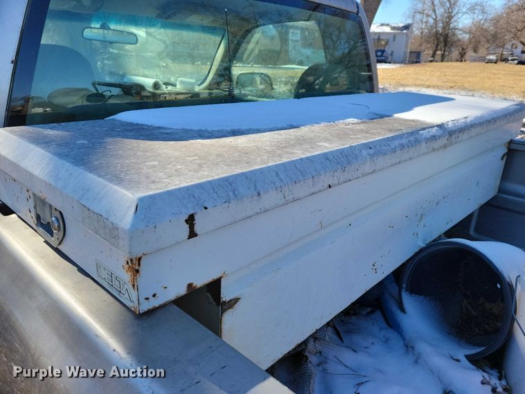 image for item NK9818 2002 Chevrolet  Silverado 2500HD  pickup truck