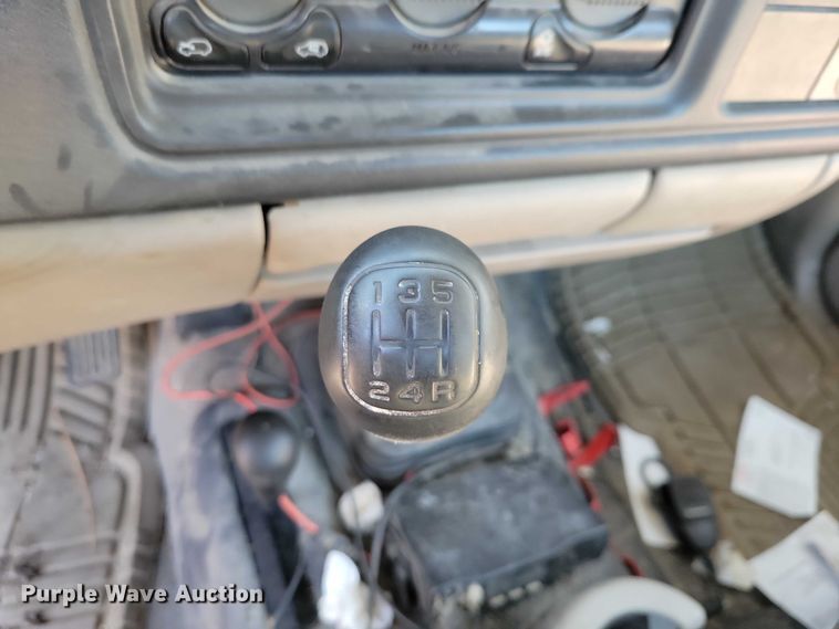 image for item NK9818 2002 Chevrolet  Silverado 2500HD  pickup truck