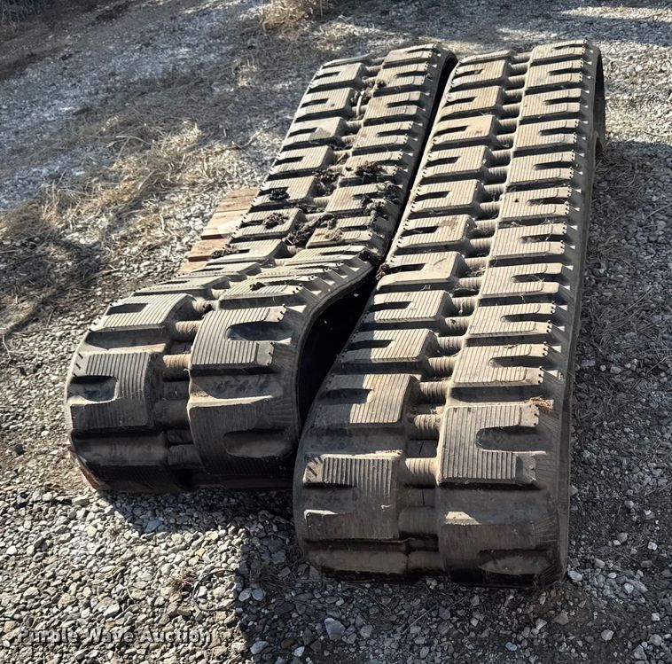 image for item OE9546 Bobcat skid steer tracks