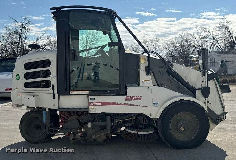 image for item OE9549 2014 Elgin Pelican street sweeper truck