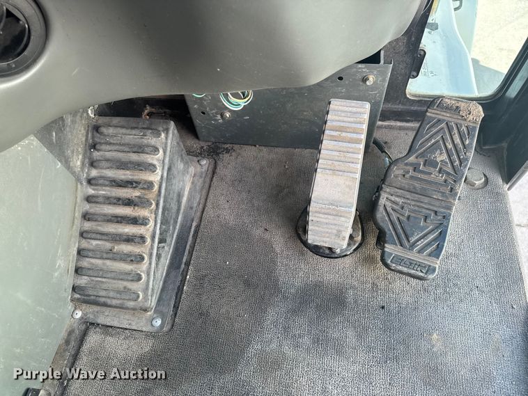 image for item OE9549 2014 Elgin Pelican street sweeper truck