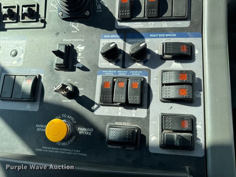 image for item OE9549 2014 Elgin Pelican street sweeper truck